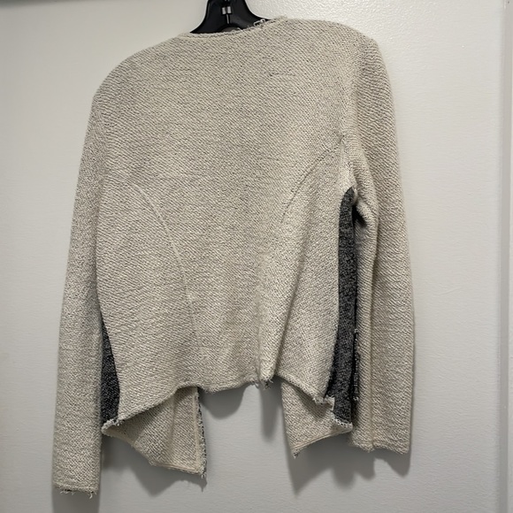 Gray and off-white knit blazer/jacket - Picture 4 of 4